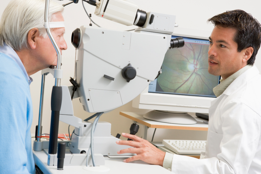 eye doctor checking a patient for glaucoma